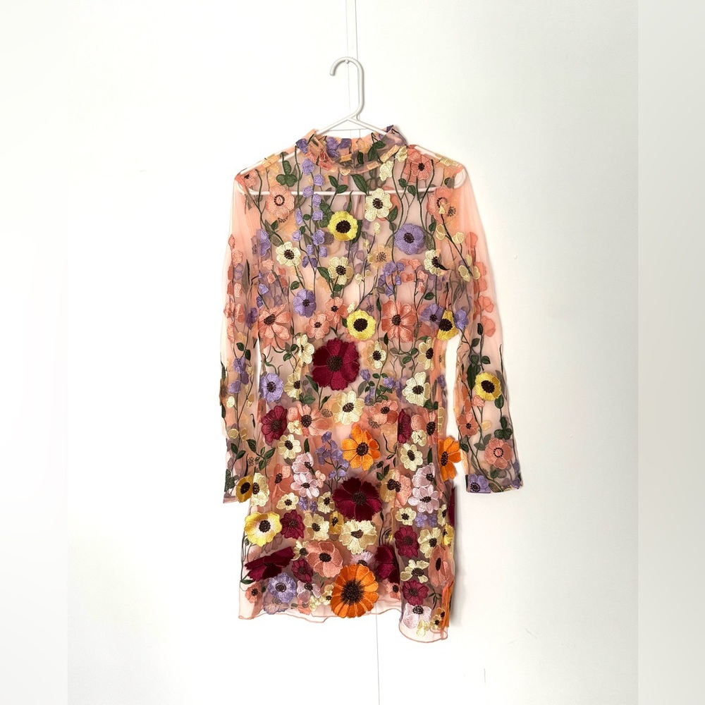 FLOWERS DREES  NEW NO TAG SIZE M